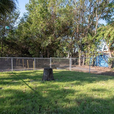Red Roof Inn Tampa Bay - Сейнт Питърсбърг Екстериор снимка