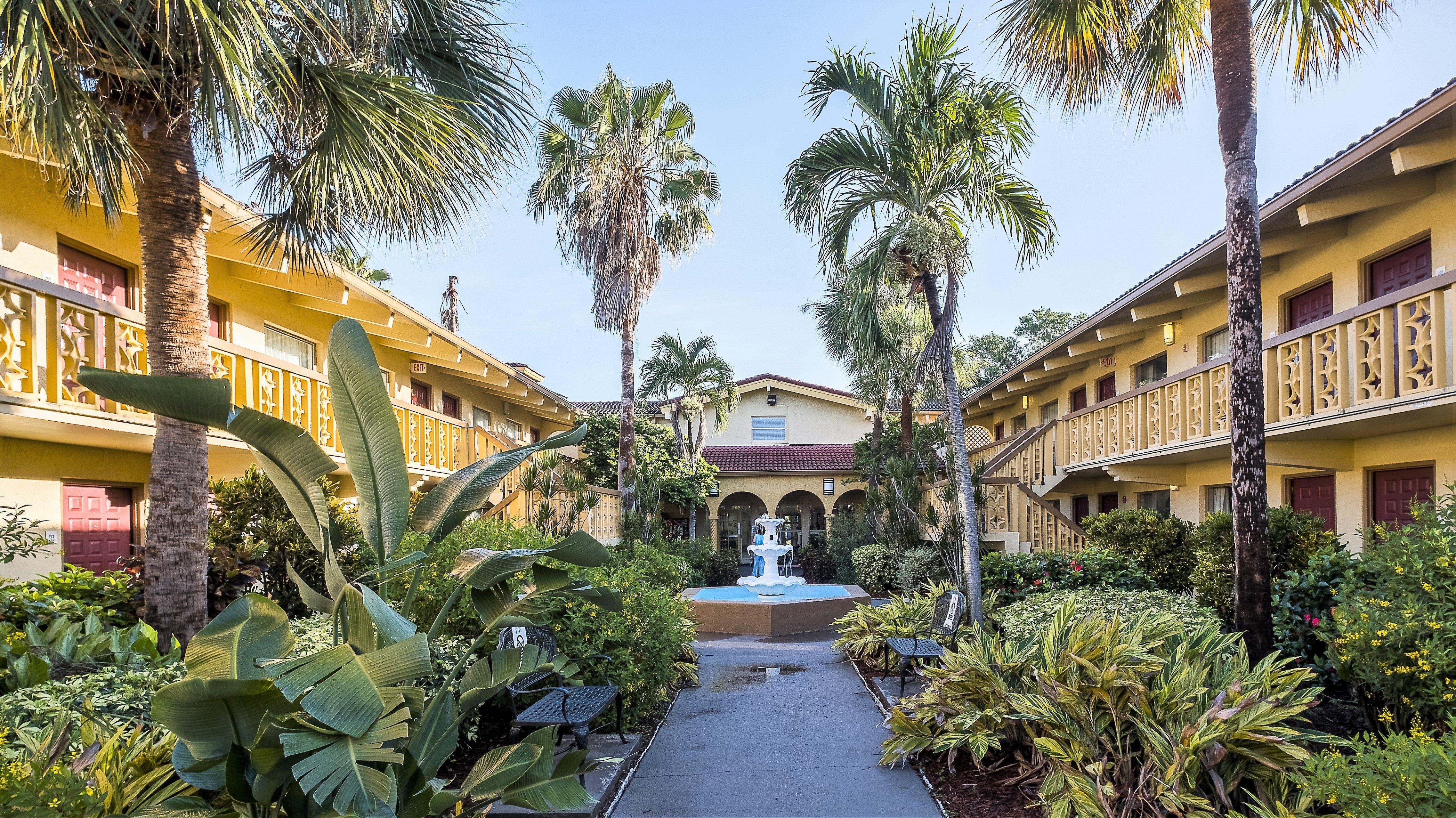 Red Roof Inn Tampa Bay - Сейнт Питърсбърг Екстериор снимка