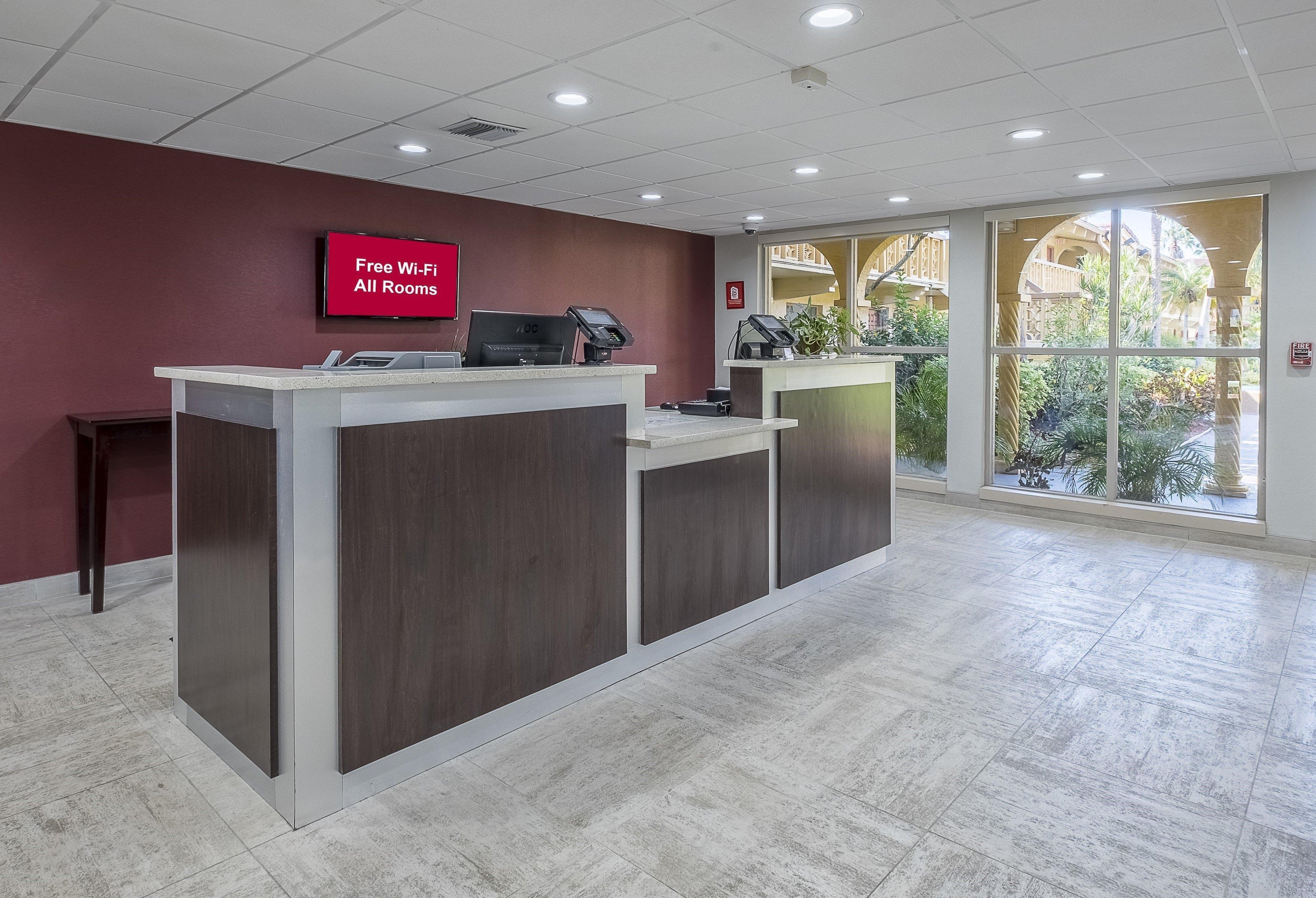 Red Roof Inn Tampa Bay - Сейнт Питърсбърг Екстериор снимка