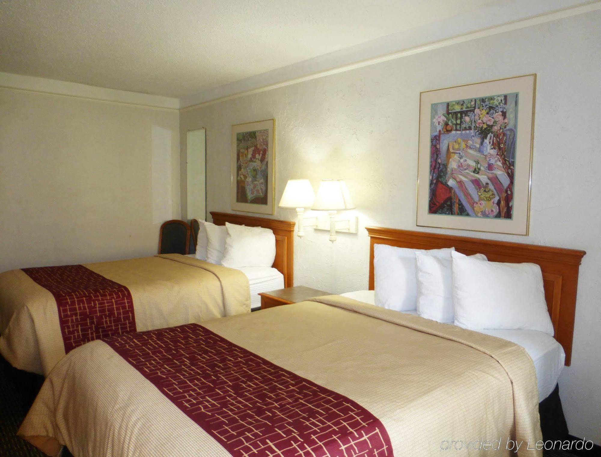 Red Roof Inn Tampa Bay - Сейнт Питърсбърг Екстериор снимка