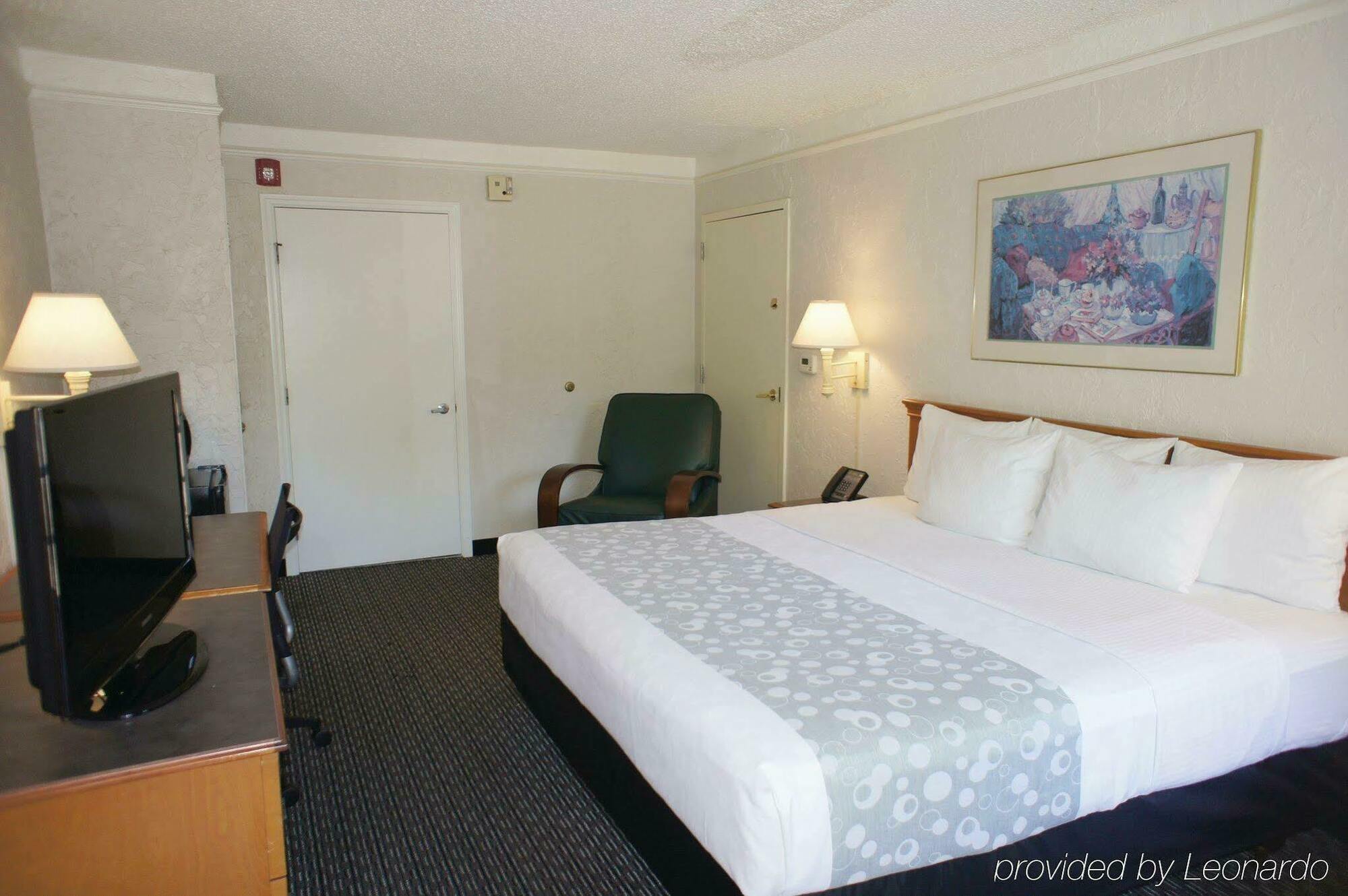 Red Roof Inn Tampa Bay - Сейнт Питърсбърг Екстериор снимка